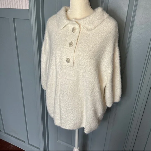 H&M White Fuzzy Sweater - Picture 2 of 9